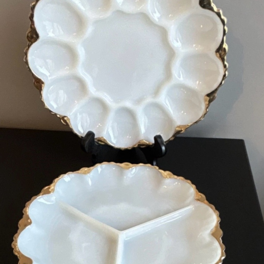 Vintage Anchor Hocking White and Gold Scalloped Serving Trays - Set of 2